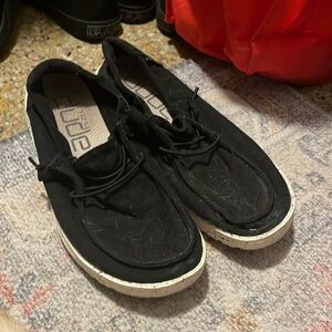 Hey dude shoes